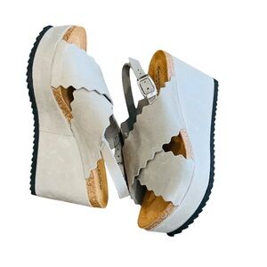 Chocolat Blu Natural Gray Suede Wedge Sandal Sz 37/6.5/7